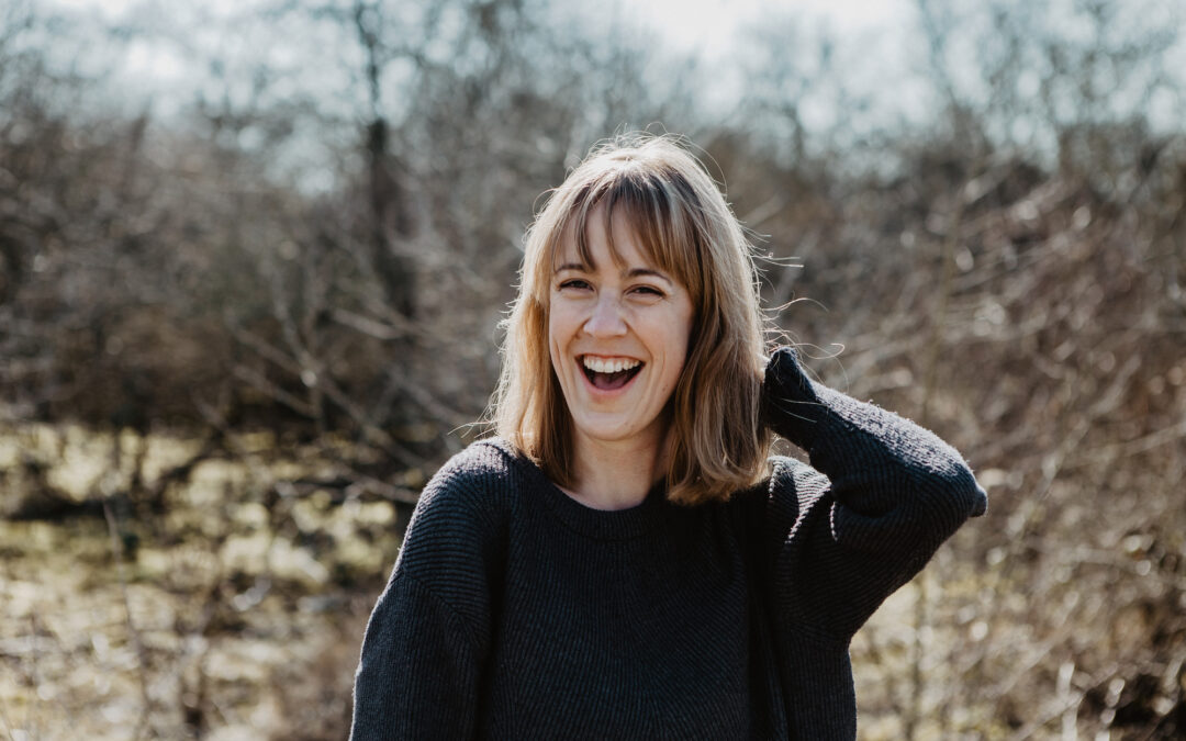 Progressive Muskelrelaxation für Musiker*innen – Interview mit Isabell Honig Musikerin und Stimmcoach